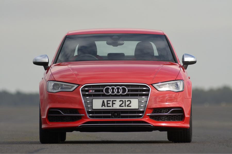  Audi S3 Sedan (8V) 2013 года  (UK) (фото 7 из 53)